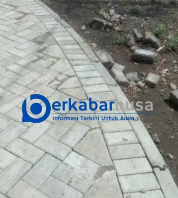 Penuh Kejanggalan ! Tercium Aroma Dugaan Mark Up Pavingisasi Desa Kepunten APH Harus Turun.