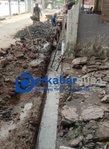 Pembangunan Saluran Air Kebon Agung Disorot.