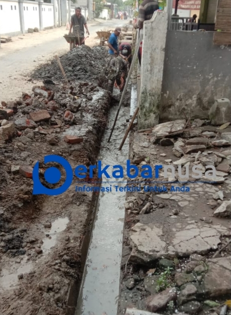 Pembangunan Saluran Air Kebon Agung Disorot.